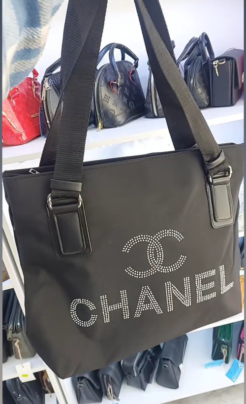 کیف سایز بزرگ ساتن نگین دار مارک chanel