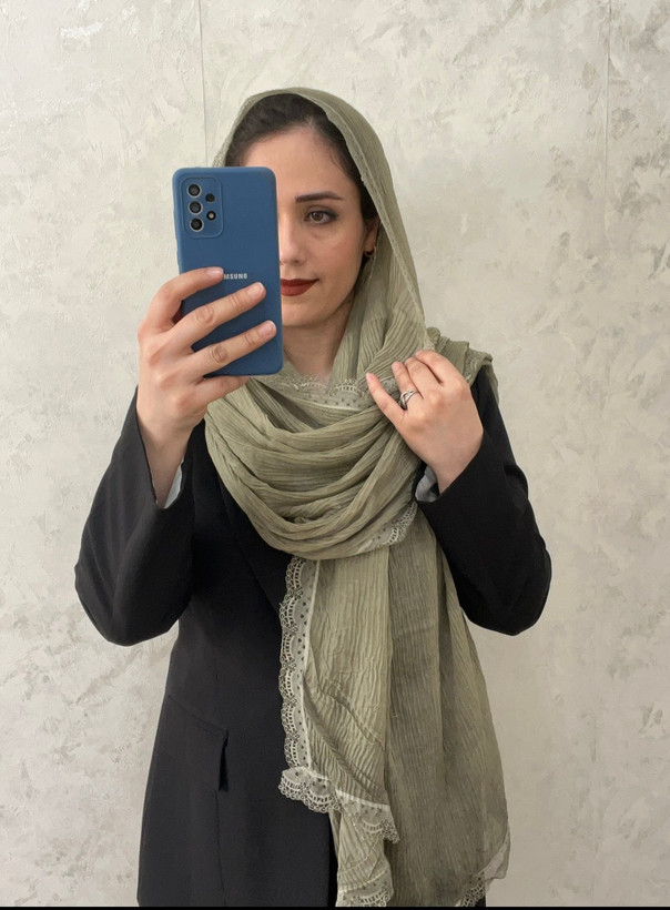 شال نخی پلیسه وارداتی دور گیپوری موجی طرح گل