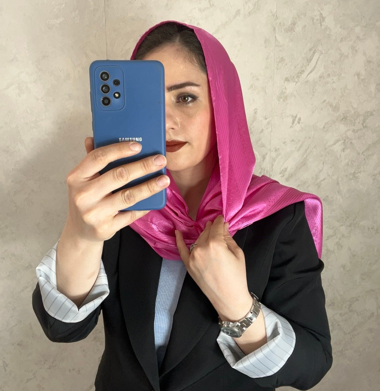 شال ساتن براق طرحدار شاین