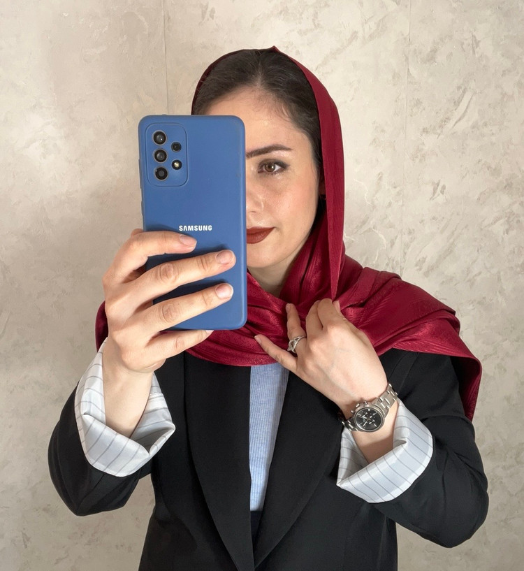 شال ساتن براق طرحدار شاین