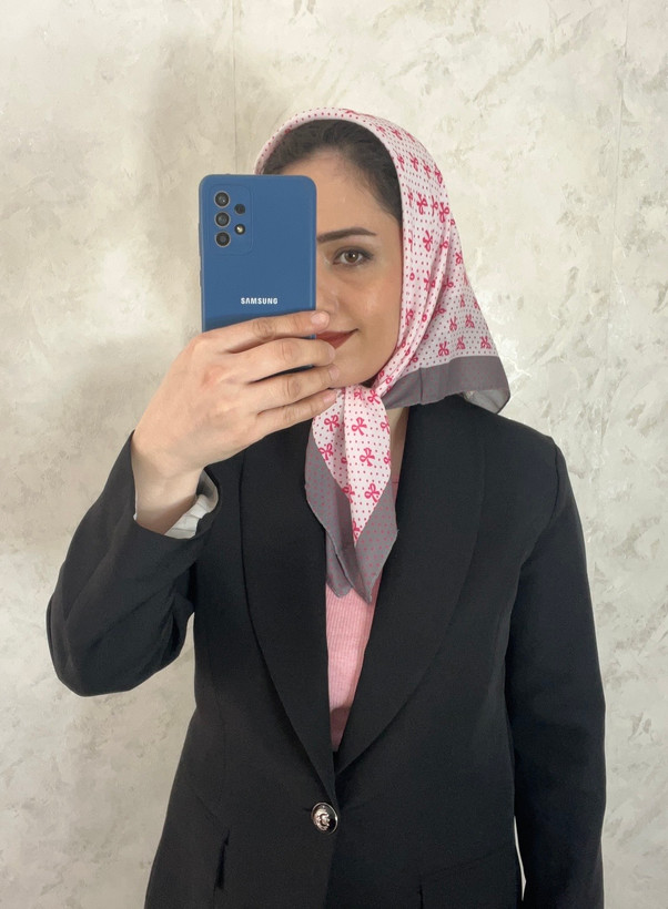 مینی اسکارف نخی طرح پاپیون قواره ۷۰
