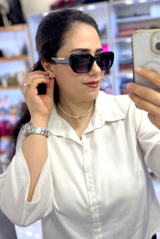عینک دخترانه لویی ویتون همراه با قاب زیپی