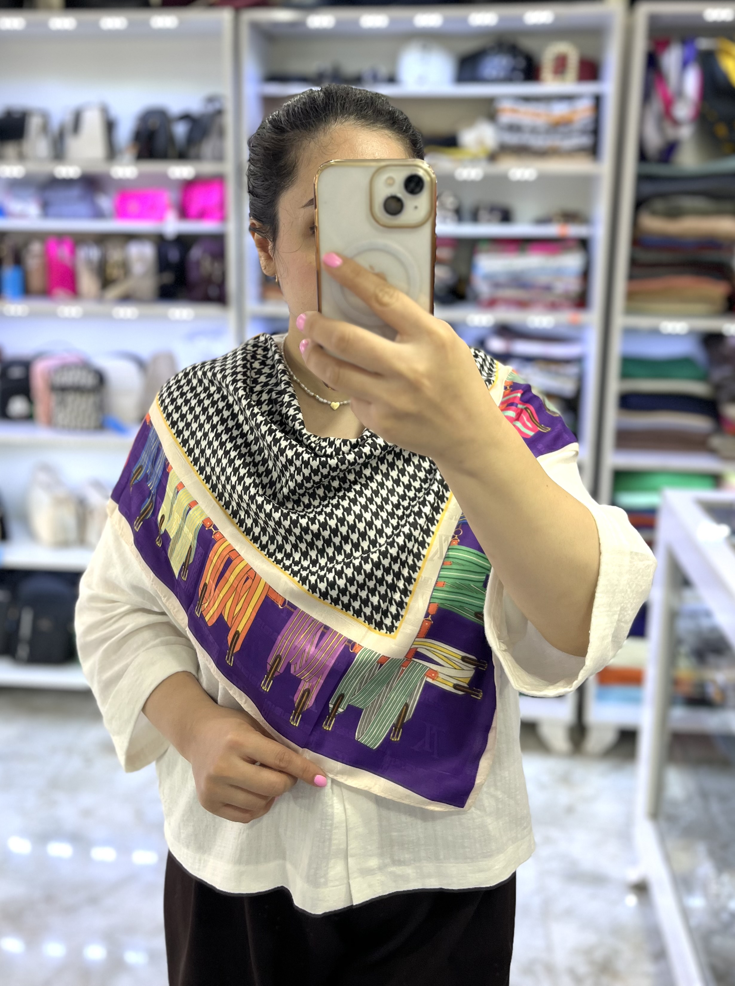مینی اسکارف طرحدار برند زیبای میلاشون